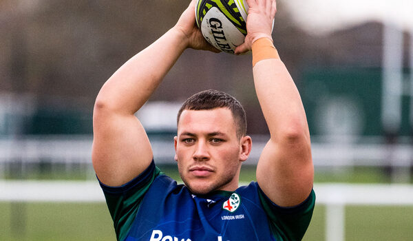 Irish complete McElroy loan signing